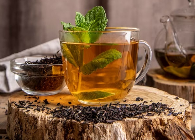 Beauty Tips: Tulsi tea also enhances the beauty of the face, you should know