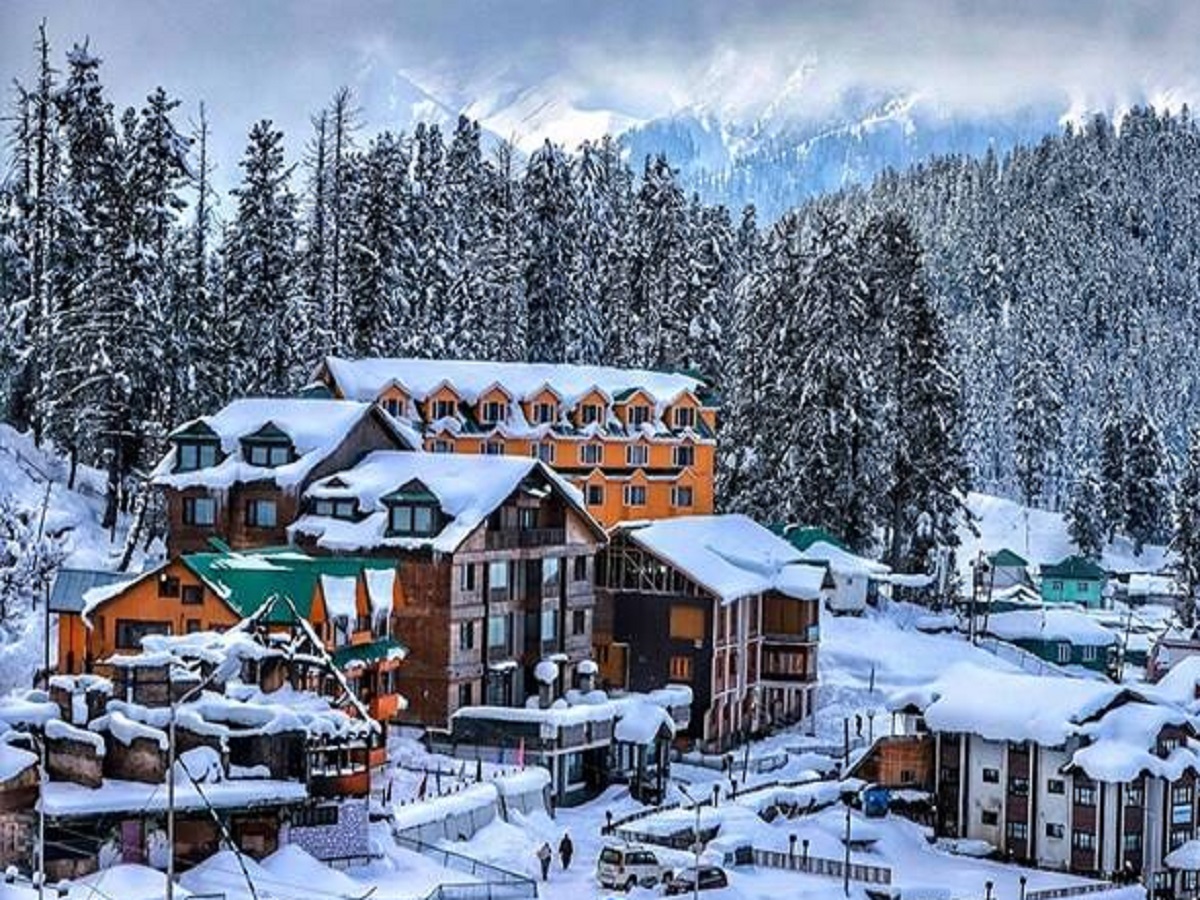 Travel Tips: Gulmarg is known for its natural beauty, make a plan to visit it