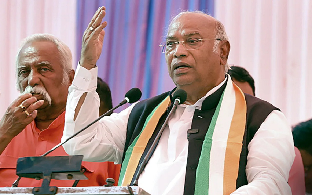 Electoral Bonds: Kharge targeted BJP in the electoral bonds case, said that investigation of donations should be done under the supervision of SC.