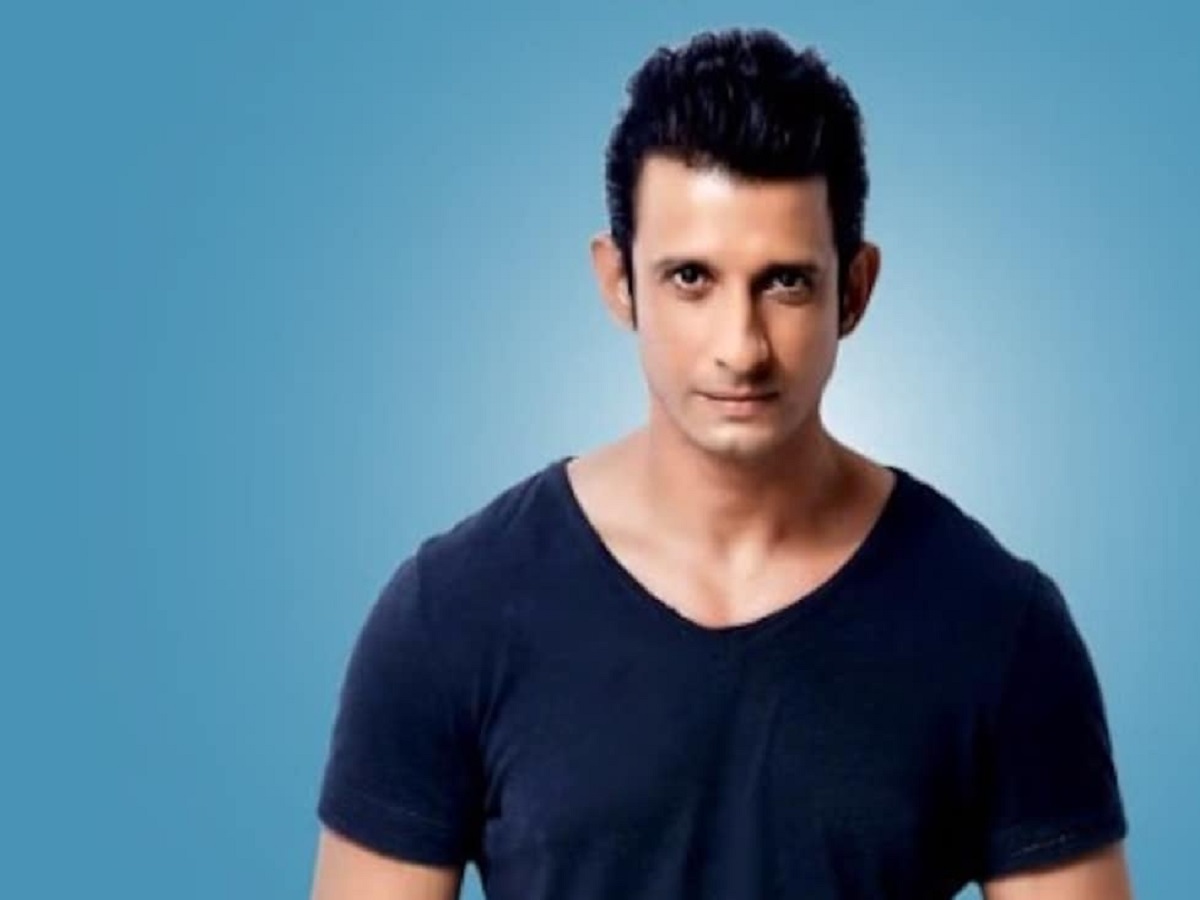 Bollywood actor Sharman Joshi has now made this major announcement.
