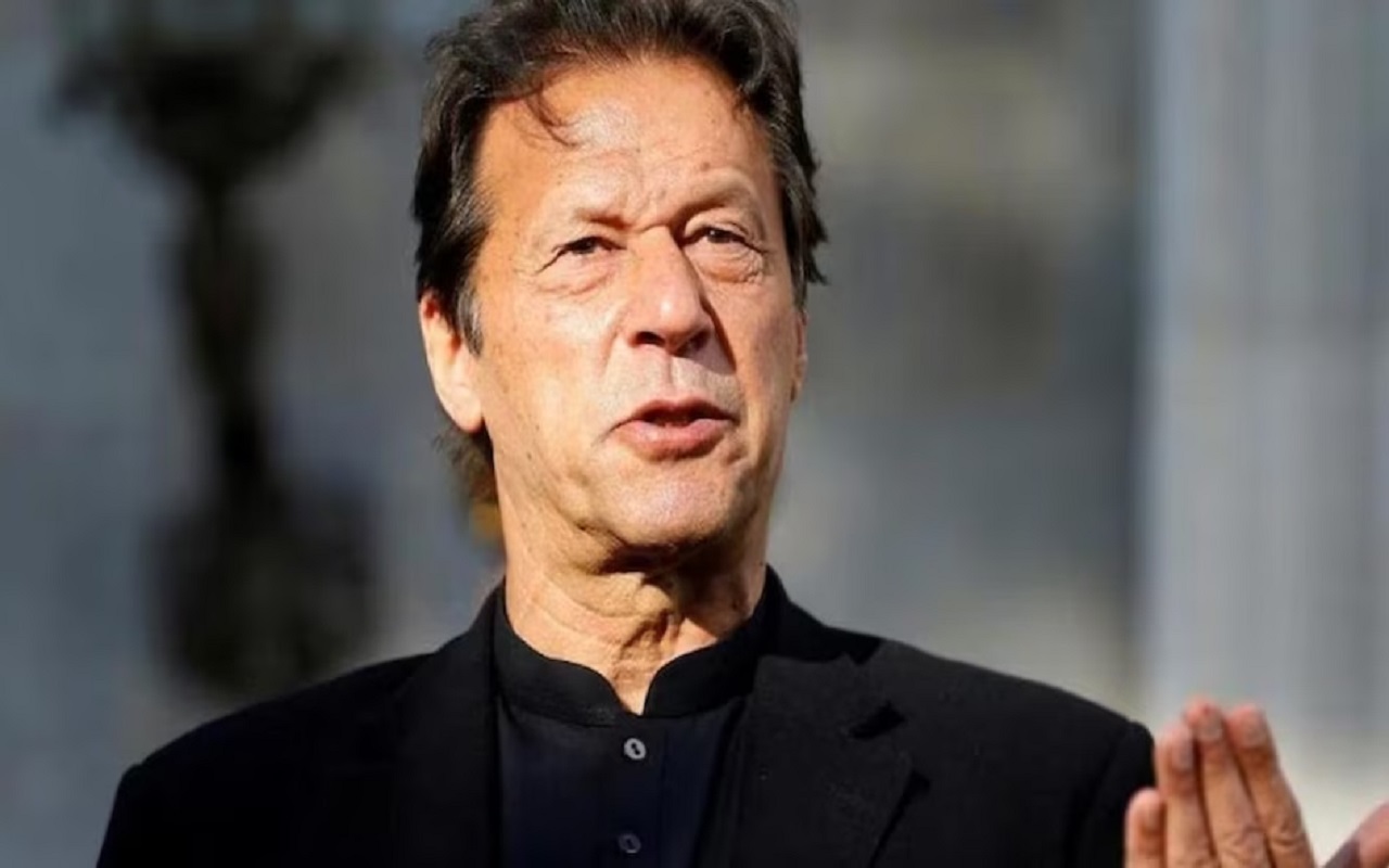 Pakistan: New fear is haunting former Prime Minister Imran Khan, told that he may be with his wife now....