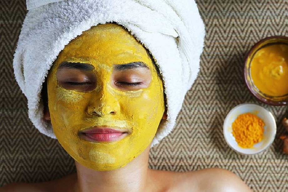 Beauty Tips: Turmeric-gram flour paste enhances the beauty of the face, these problems also go away