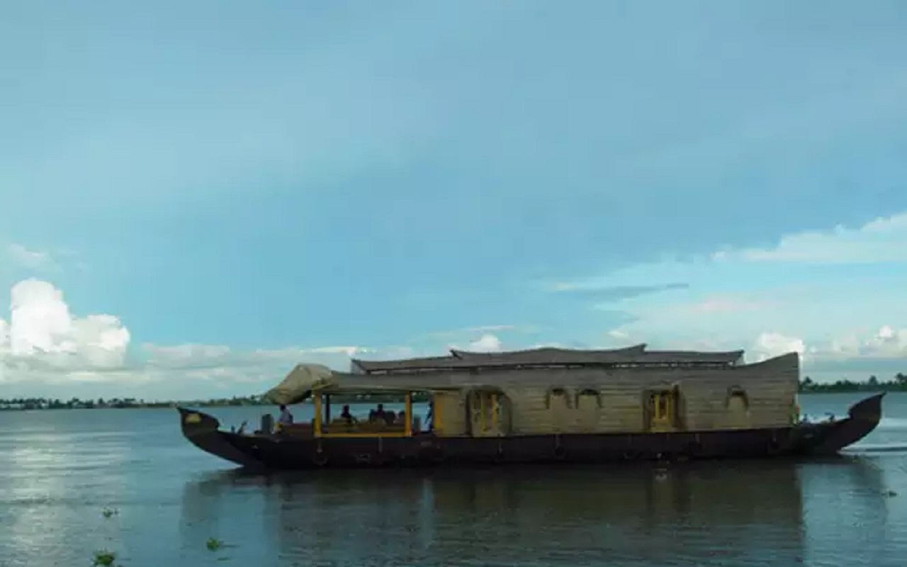Travel Tips: Alleppey is a better option for honeymoon in winter season, know this