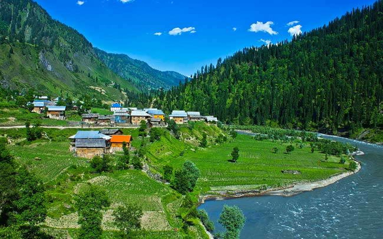 Travel Tips: If you are on a trip to Kashmir, do not forget to visit these places