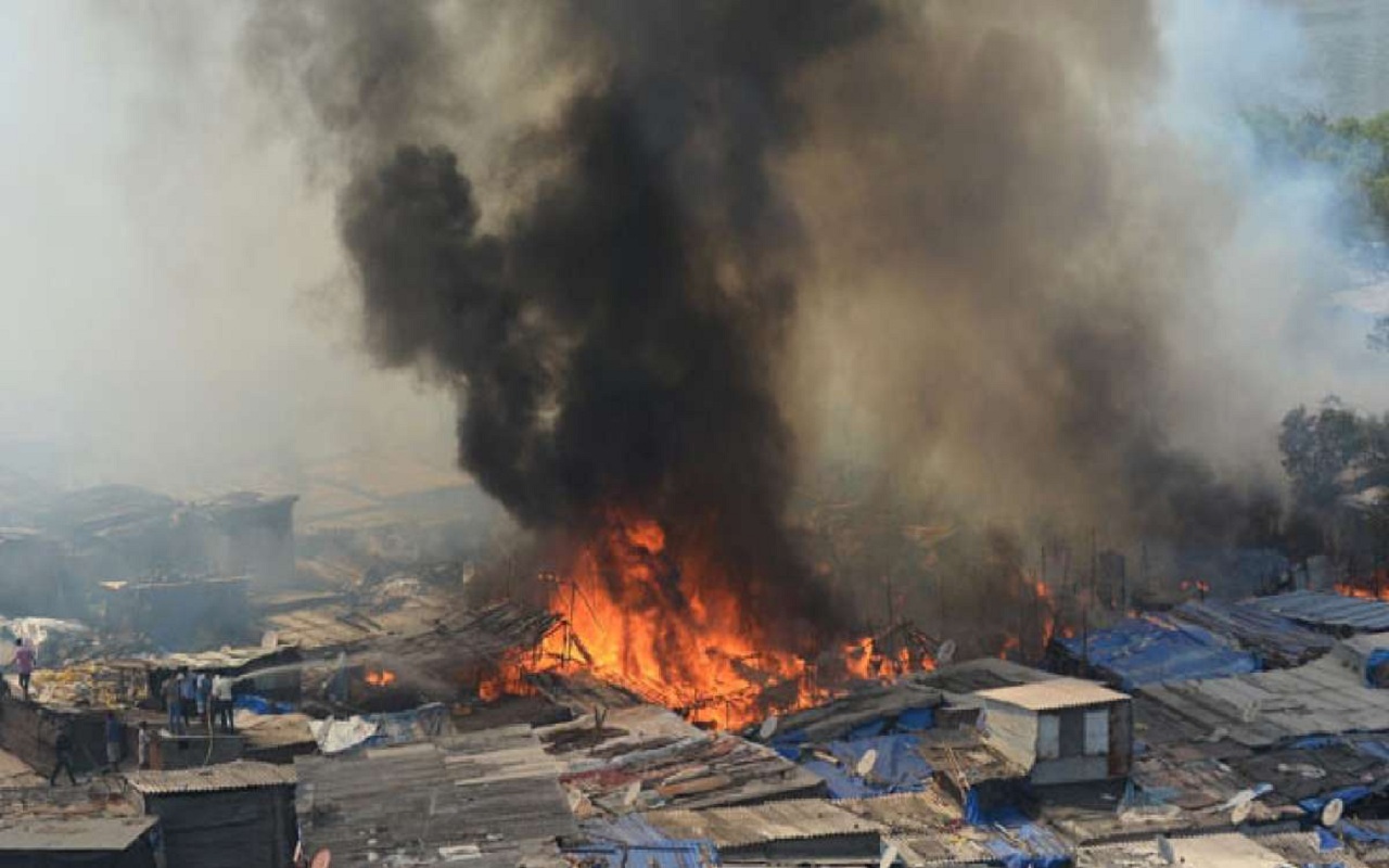 Mumbai: Fire breaks out in slum, two injured