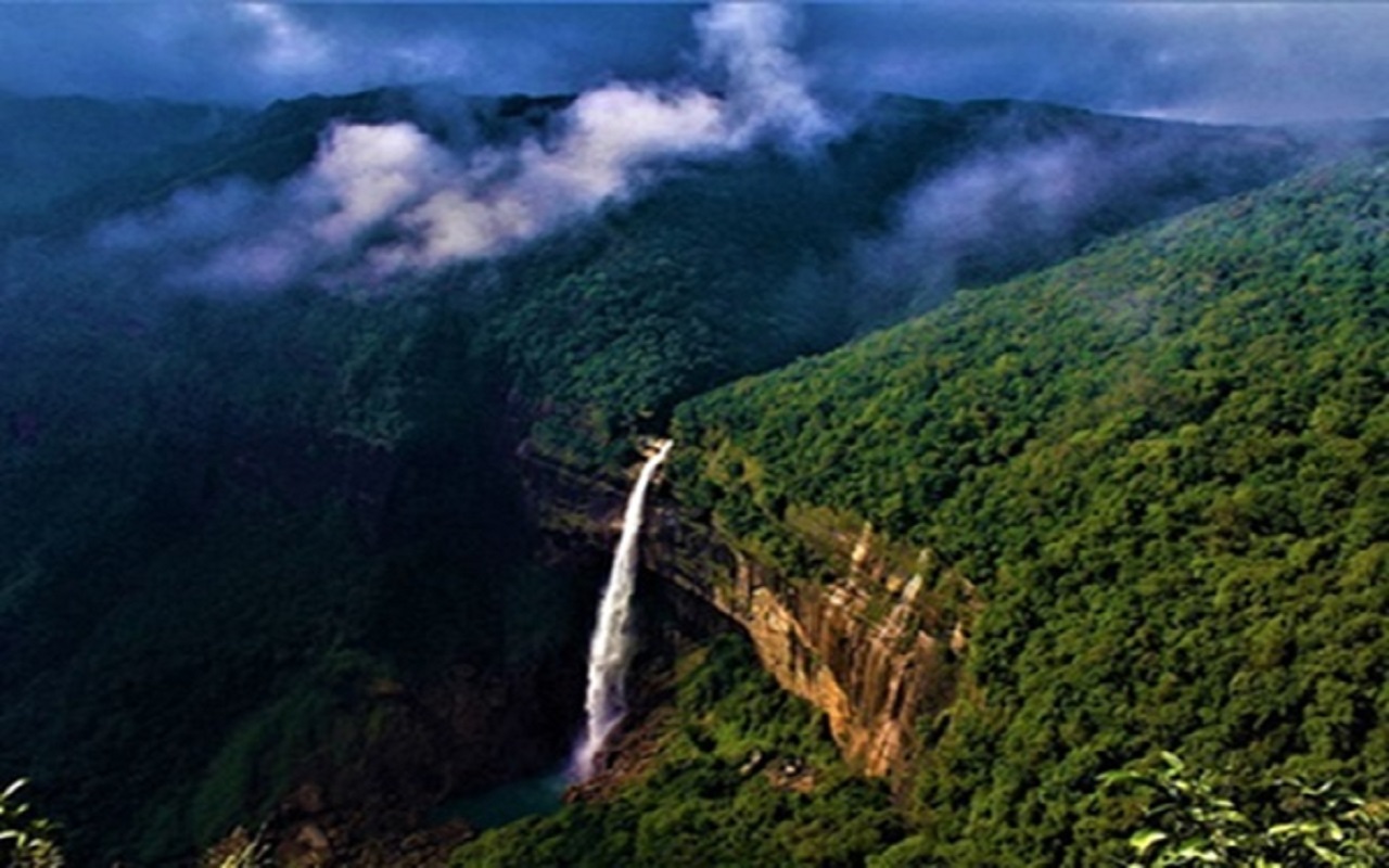 Travel Tips: If you have never been to Cherrapunji then you must go once, you will be happy