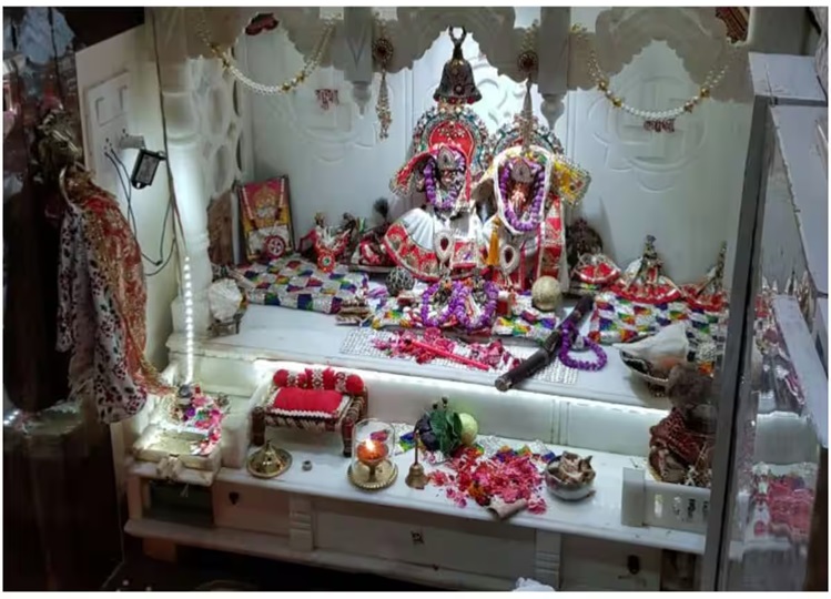 Vastu Tips for Temple: You should also keep these things in the temple of your house, luck will open