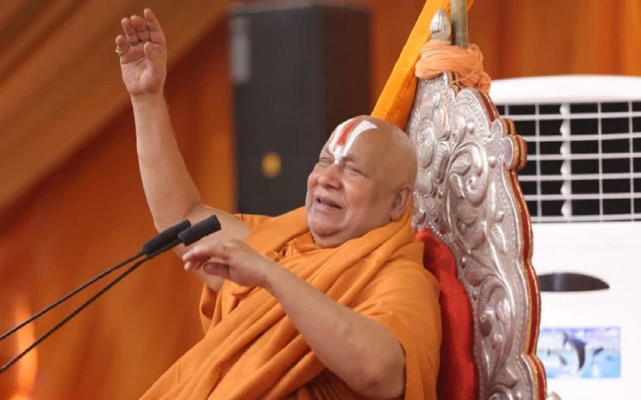 Ram Mandir: Rambhadracharya's big statement, it is not necessary for the temple to be completely built for the sanctification of life, he said this after becoming the PM's host