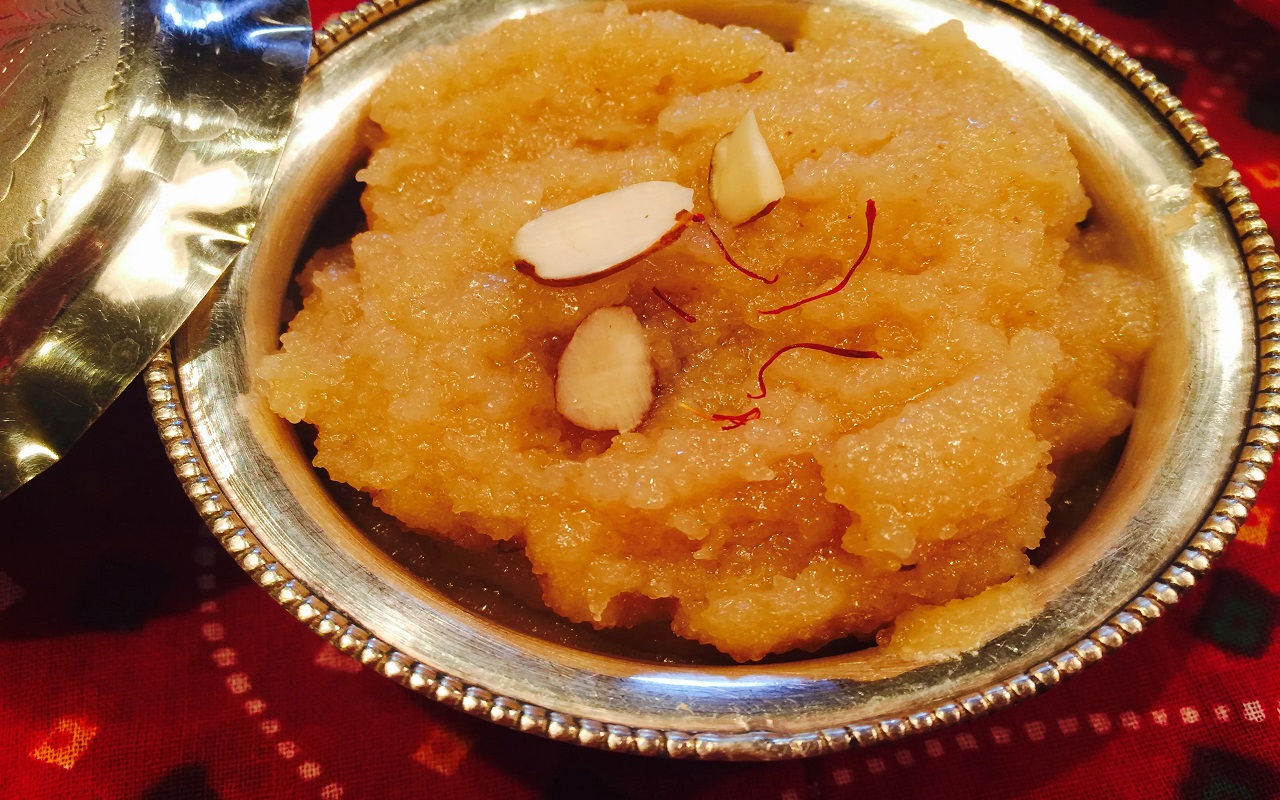 Recipe Tips: You can also make semolina sheera at home, it looks very tasty