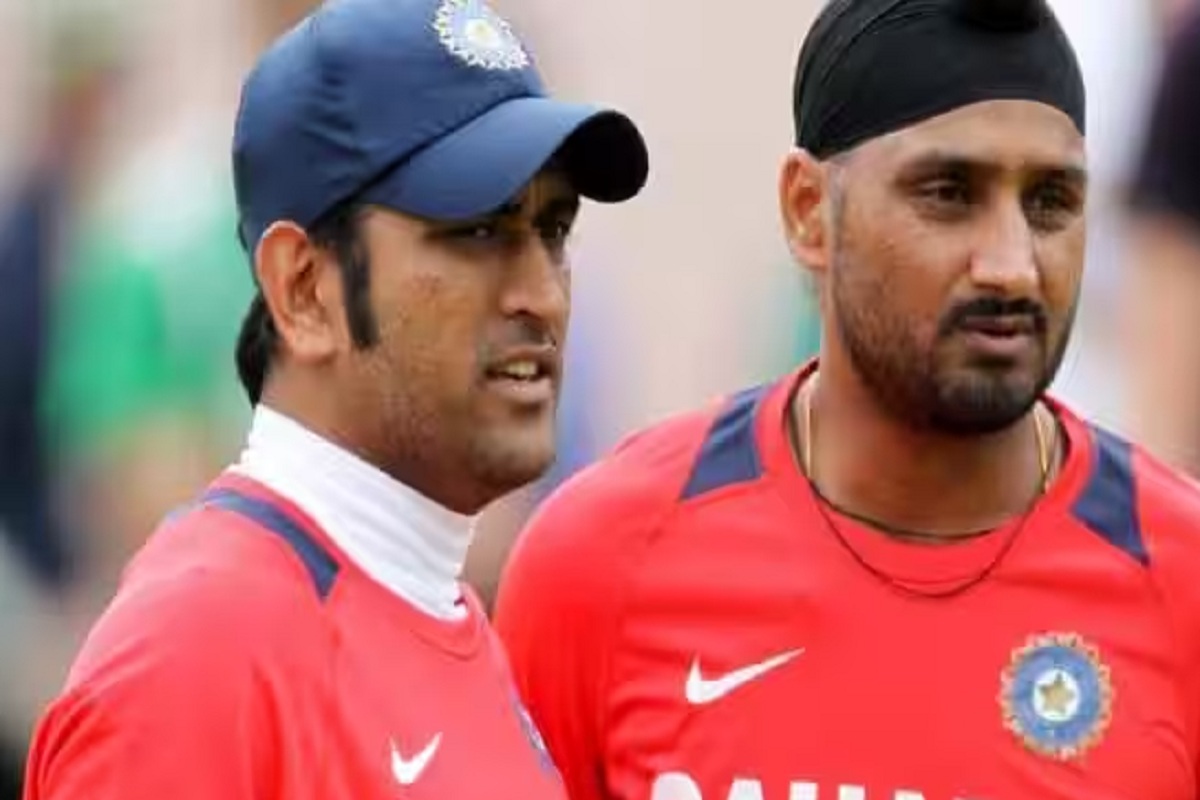 Harbhajan Singh rubbishes rumors of his rift with former Indian captain.  sports news in hindi