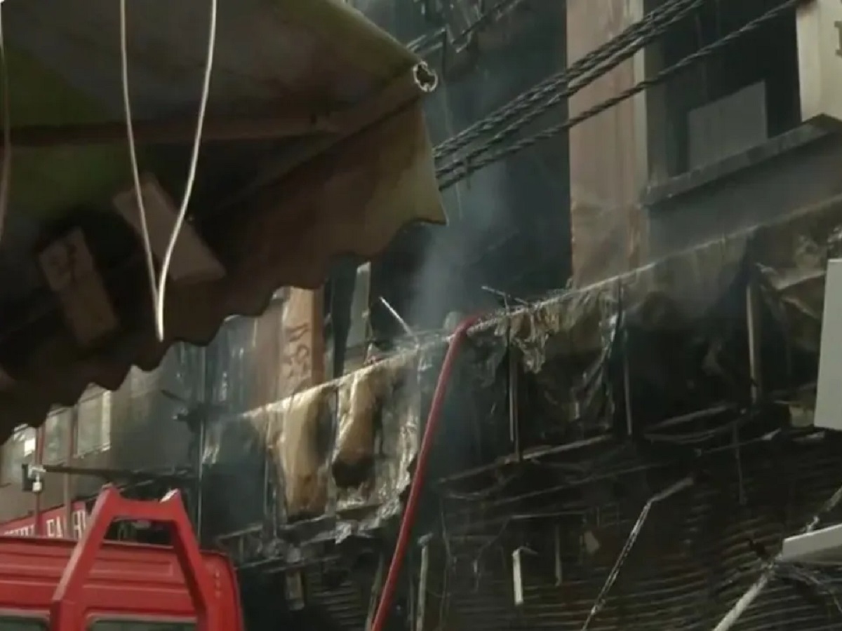 Delhi: Fire breaks out in building; nine members of the same family die a tragic death