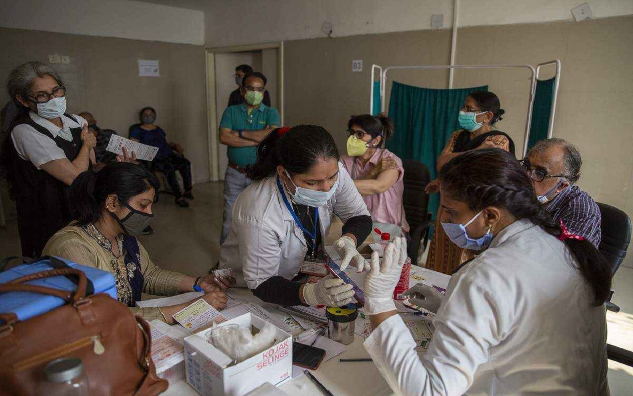 Covid-19: Corona patients decreased for the fourth consecutive day, deaths decreased, wearing masks became mandatory in West Bengal