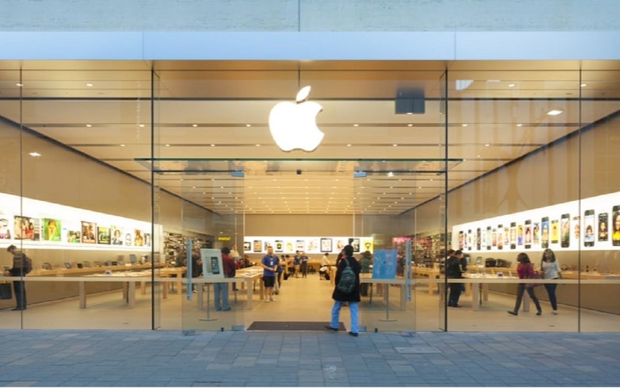Apple's first retail store opens in India, CEO Cook welcomes customers