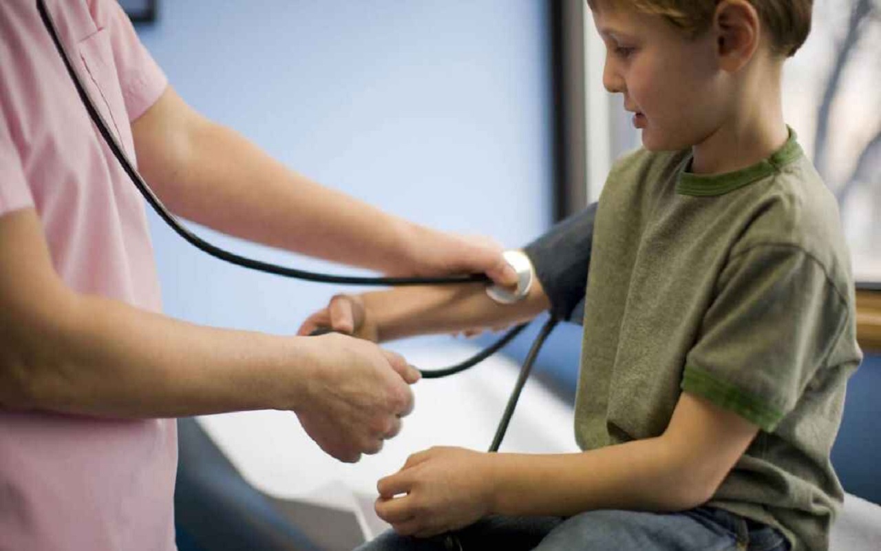 Health Tips: The problem of high blood pressure is also increasing in children, if you see these symptoms then consult a doctor
