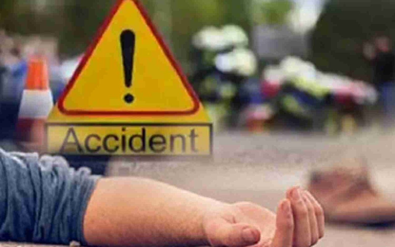 UP Accident: Two people riding a motorcycle died after being hit by an unknown vehicle in Uttar Pradesh