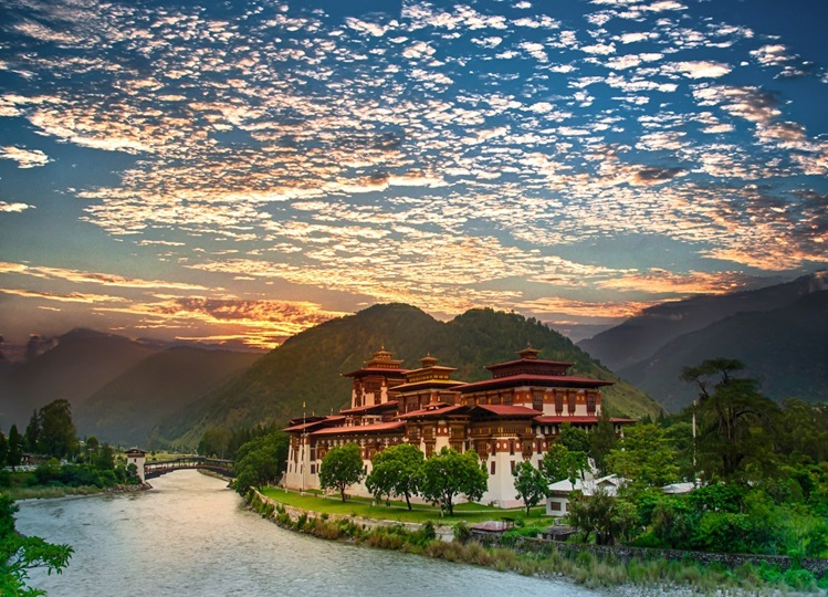 Travel Tips: If you want to explore Bhutan then this tour package of IRCTC is the best, know the fare