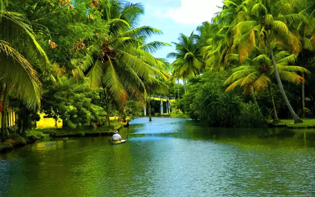 Travel Tips: Kerala is the best state to visit, you can also plan