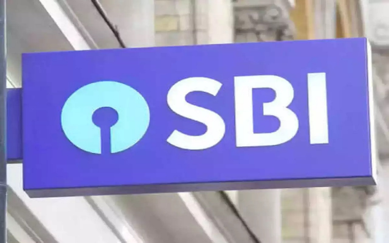 SBI: SBI employees can come to your house with a box of chocolates, you will be surprised to know the reason