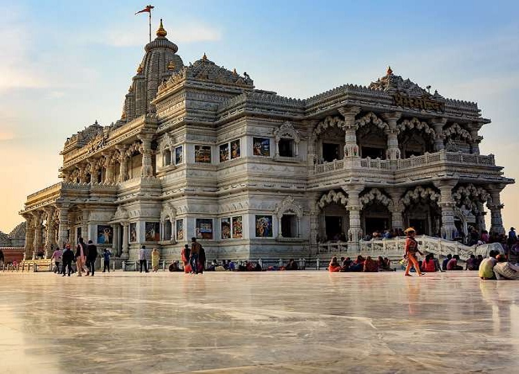 Travel Tips: Don’t worry about food while visiting Vrindavan, food is available for free here.|  lifestyle news in hindi