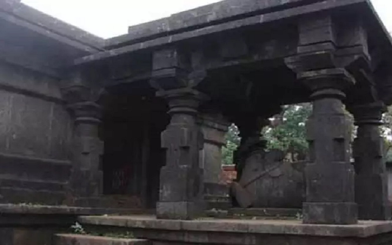 Travel Tips: People feel scared to visit this temple after sunset, you will be shocked to know the reason