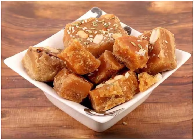 Health Tips: You will be surprised to know the benefits of eating jaggery in winter, you will start consuming it.