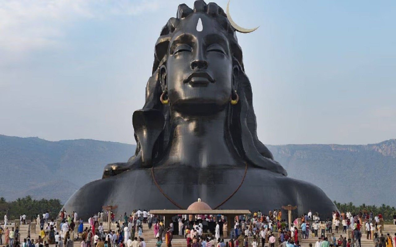 Travel Tips: You can also visit Coimbatore in the month of Sawan, you will see the Adiyogi Shiva statue