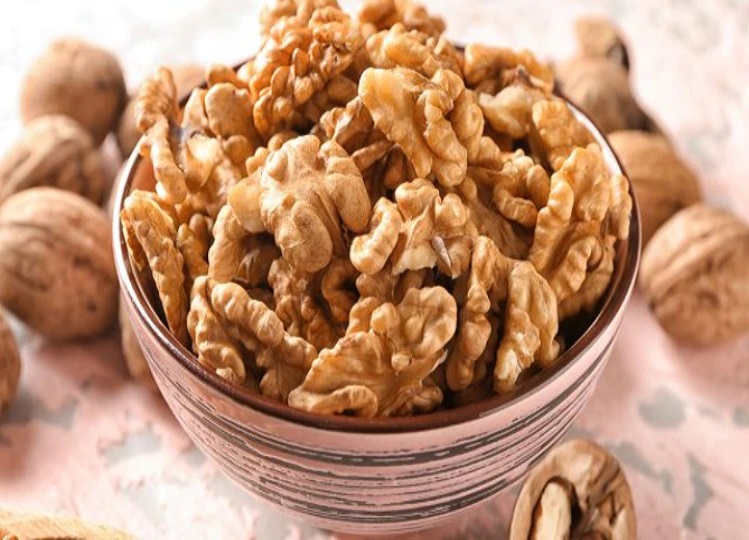 Health Tips: There are so many benefits of consuming walnuts that you will start consuming them from today itself.|  lifestyle news in hindi
