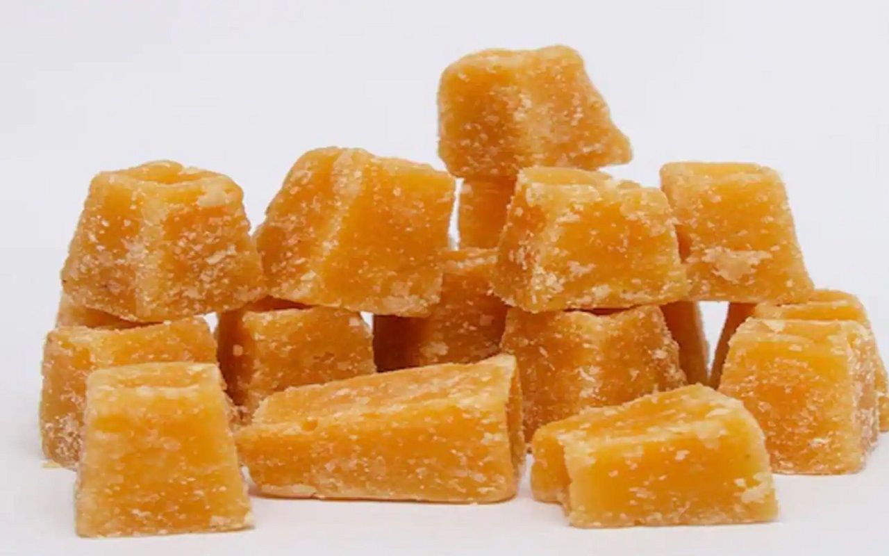 Health Tips: Consume jaggery to strengthen the immune system, you get these benefits