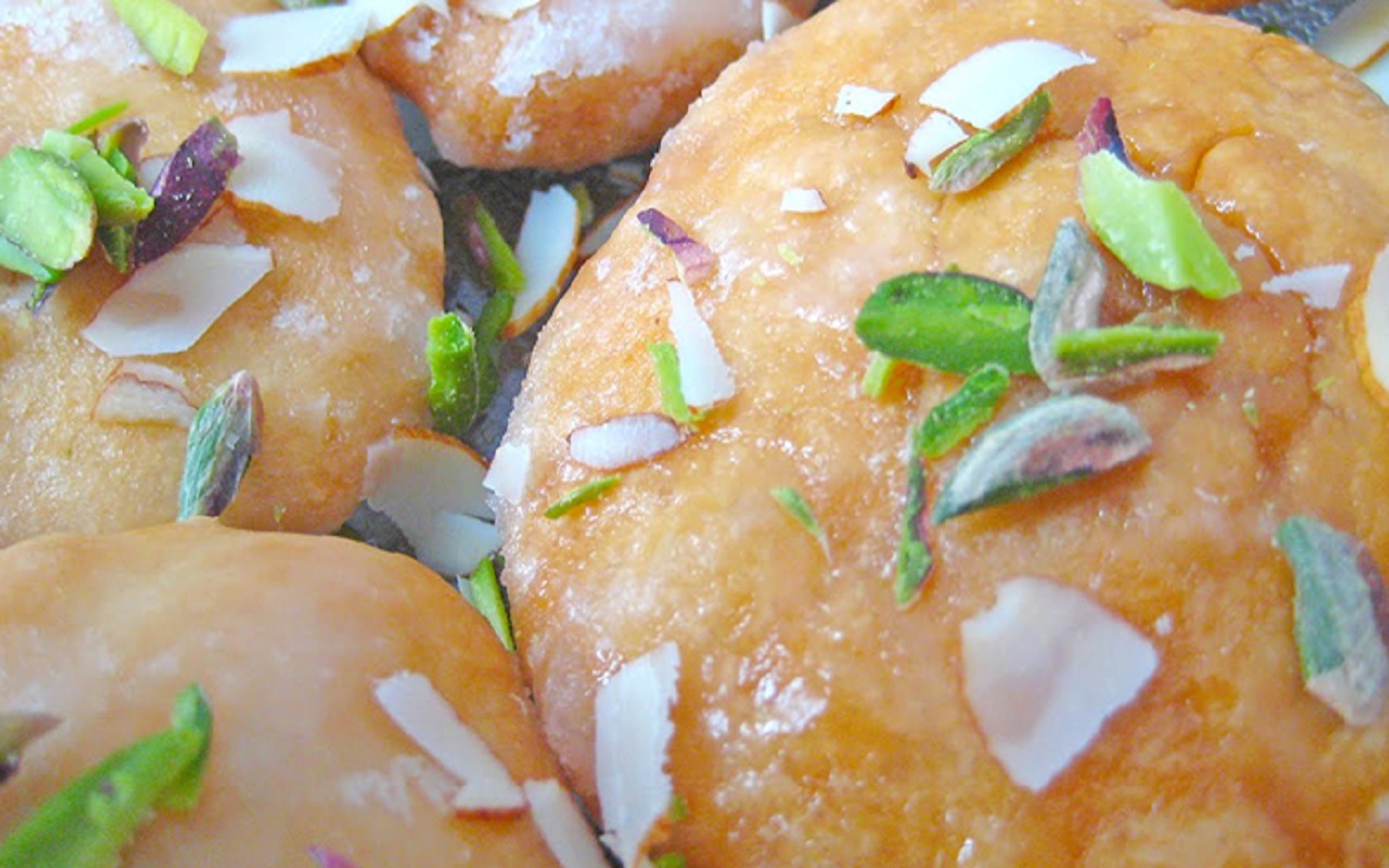 Recipe of the Day: Make Sargi Special Meethi mathri like this, enjoy the taste on Karva Chauth
