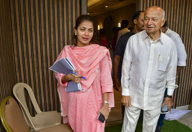 Will Rahul Gandhi marry Sushil Kumar Shinde's daughter? Congress leader reveals the truth