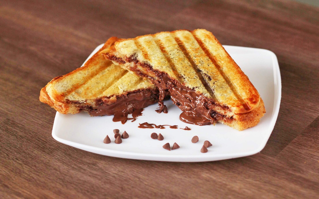 Recipe Tips: This time instead of potatoes, you can also make chocolate sandwiches for children.