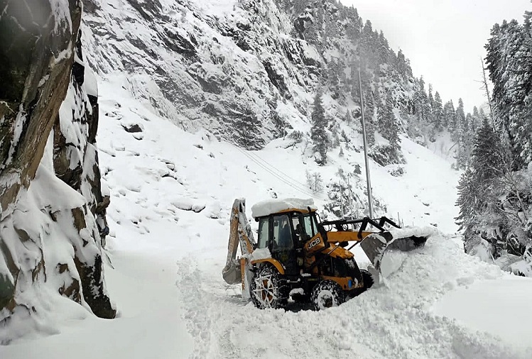 Avalanche death toll rises to 13 on Tibet Highway