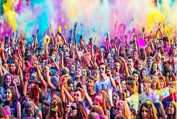 Travels : If you want to enjoy the festival of Holi then you must visit these places