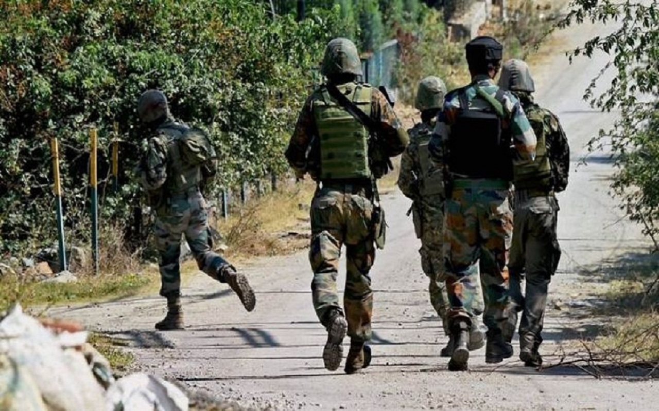 Pakistani infiltrator shot dead along LoC in Jammu and Kashmir