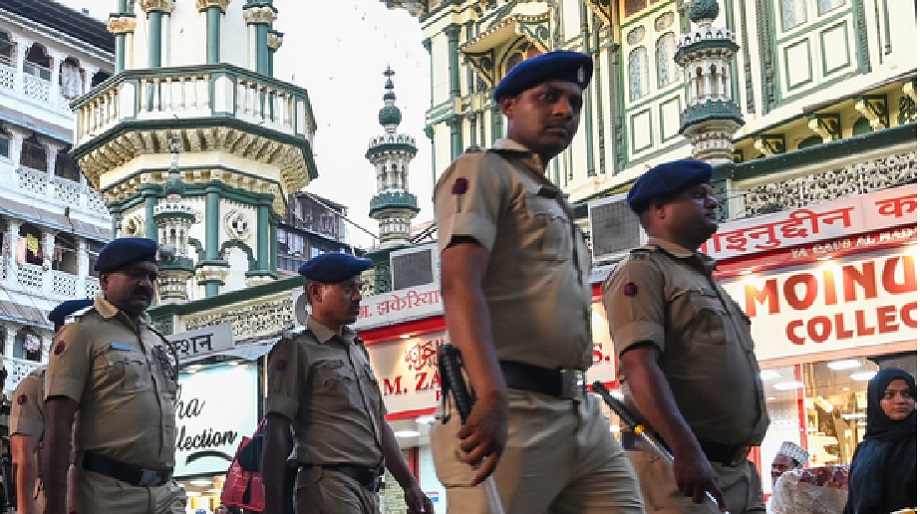 Video of Faiz Ahmad Faiz's poem 'Hum Dekhenge' song went viral on social media, Marathi actor's wife and two others accused 