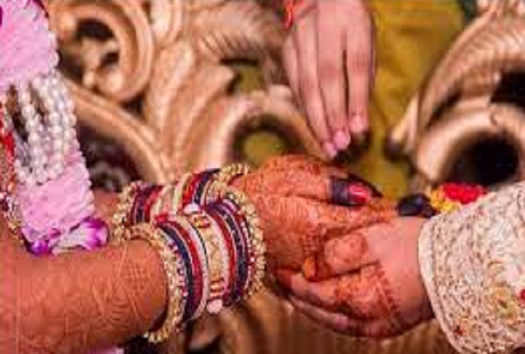 Groom cancels marriage after finding 'old' furniture in dowry in Telangana