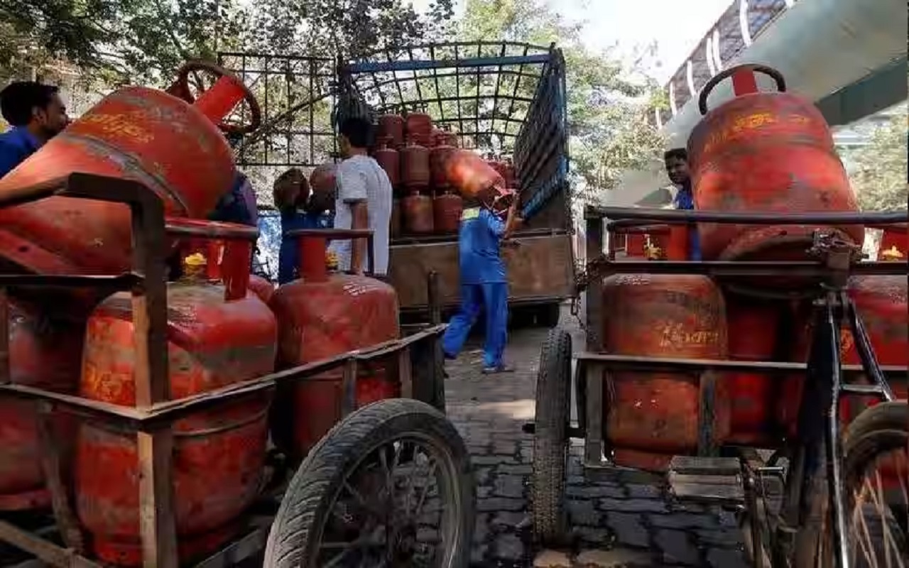 LPG: If you want to buy a cylinder for Rs 500, then do this work on April 24, you will also get tremendous benefits