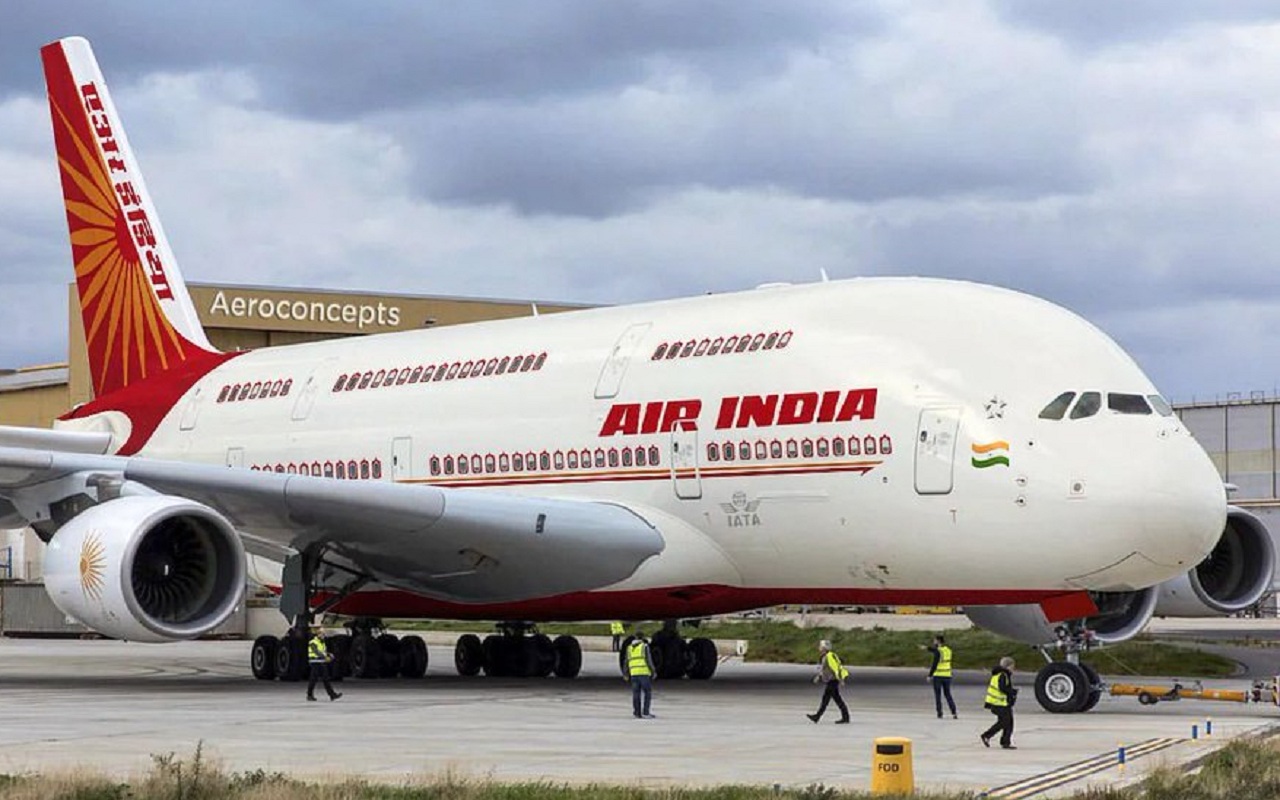 Air India takes steps to reduce the use of plastic.