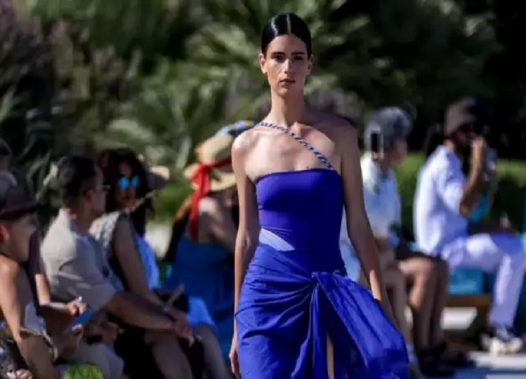 Saudi Arabia: For the first time, models walked the ramp wearing swimsuits in Fashion Week, this move is being appreciated