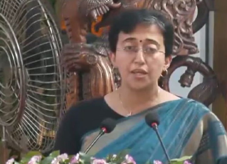 Delhi: Atishi took oath as CM, this record was registered