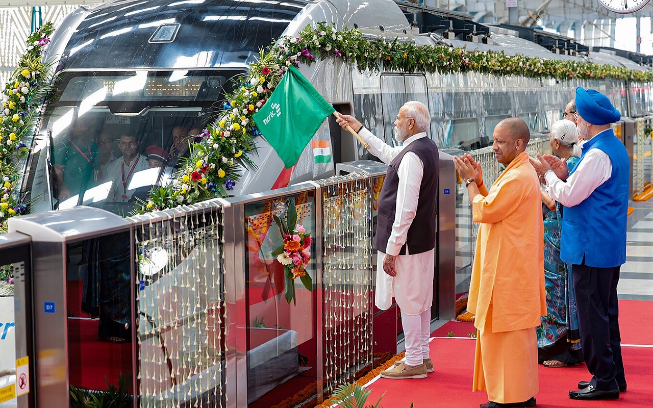 Rapid Rail: PM Modi traveled in Rapid Rail, said - whoever lays its foundation stone, also inaugurates it