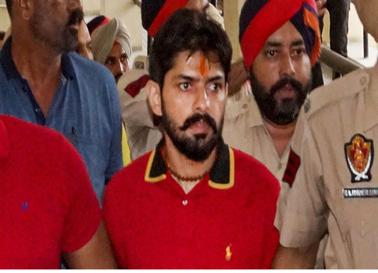 Lawrence Bishnoi's family spends Rs 40 lakh every year on the jailed gangster, cousin made a shocking revelation, said- 'He is from a rich family'