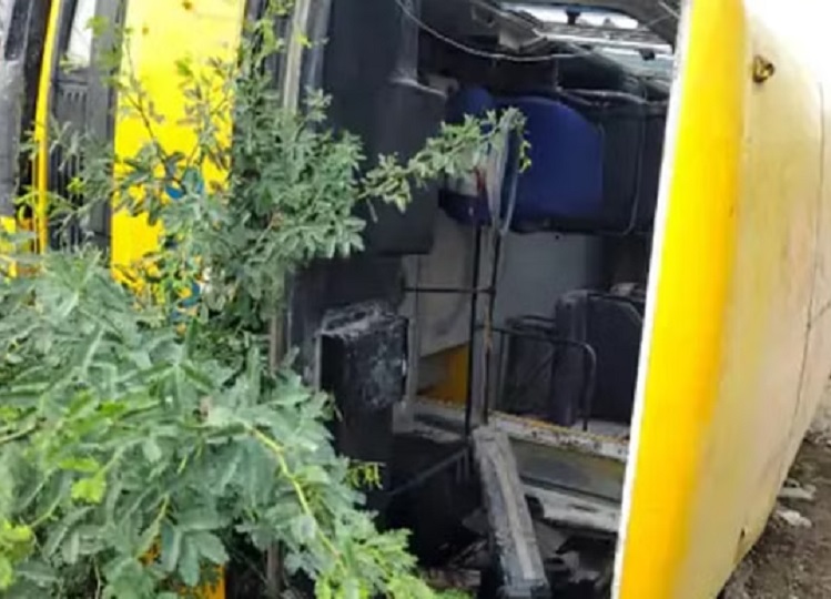 Kota: School bus falls 10 feet down in a ditch, one dead, fifty injured