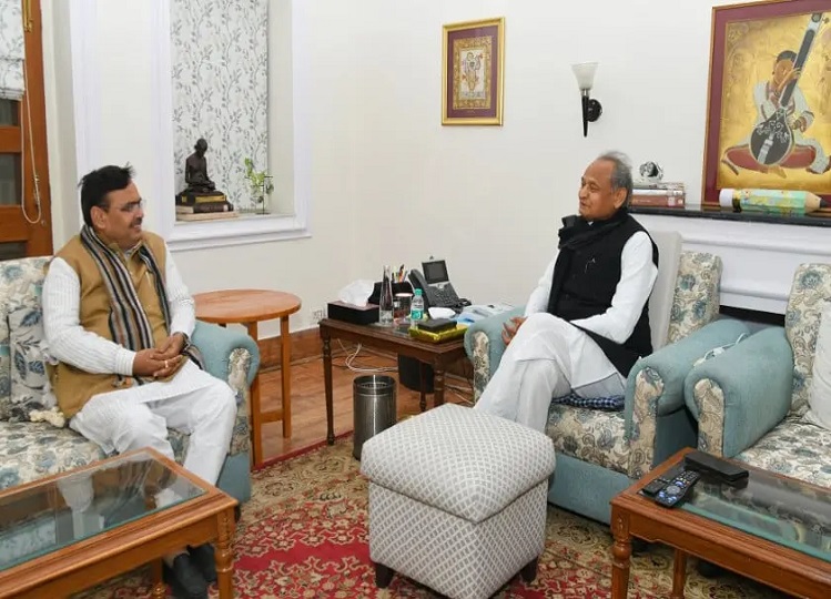 Rajasthan: Beautiful picture of politics in Rajasthan, CM Bhajan Lal met former CM Gehlot.