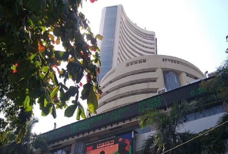 Share Market :  Sensex crashes 329 points in early trade on weak global trend