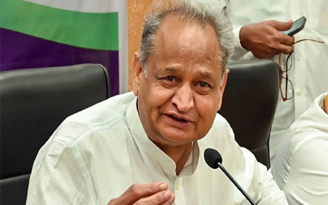 Ashok Gehlot: CM Gehlot in Delhi, there may be a big decision regarding the pilot! Today is the day....