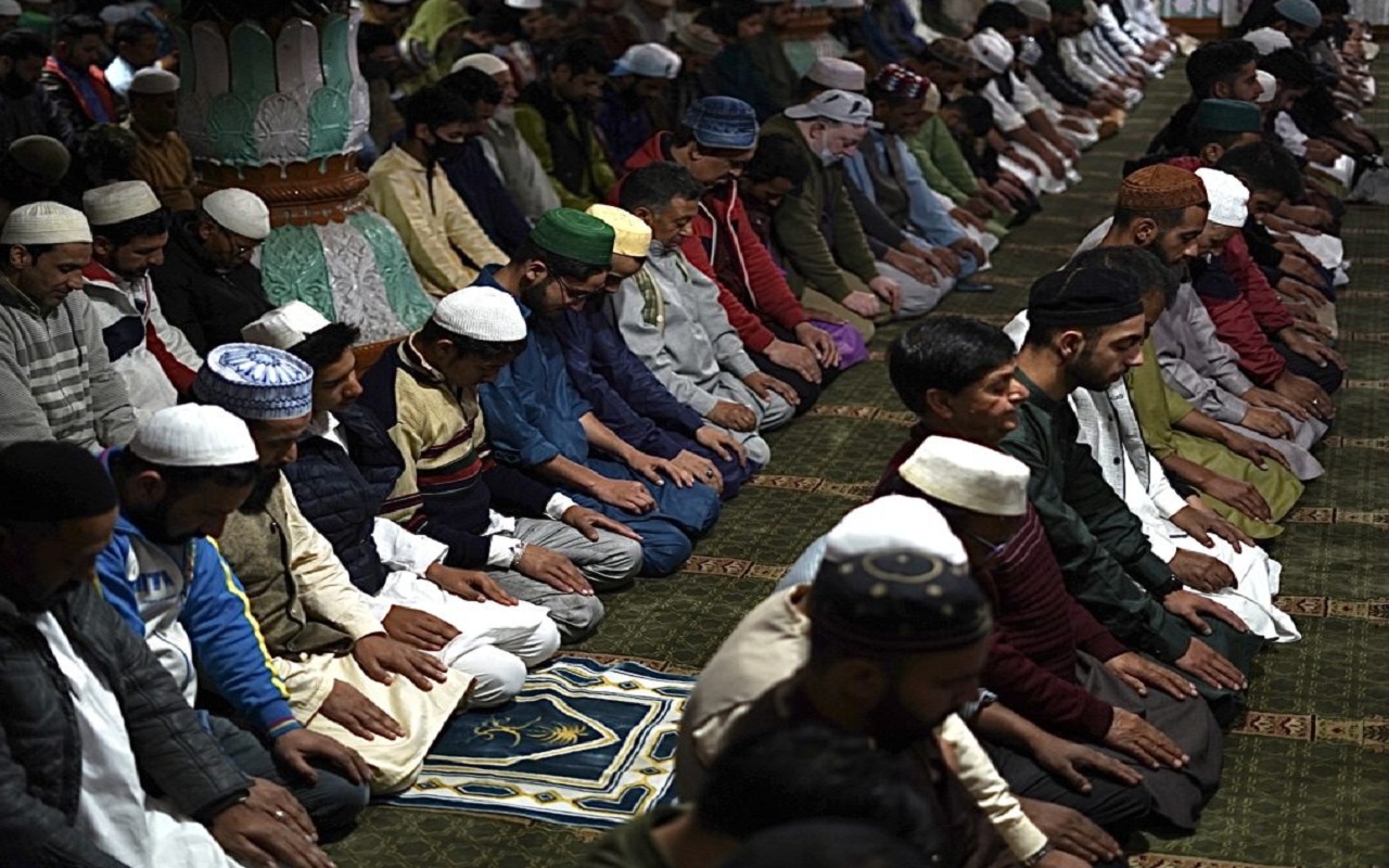EID 2023: Eid prayers passed off peacefully in Kashmir.