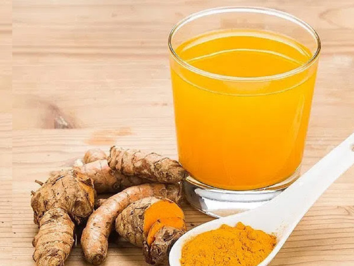Health Tips: Drinking turmeric water on an empty stomach in the morning offers these health benefits