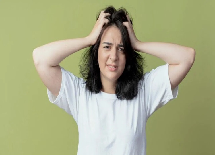 Hair Care: If your head is itching in humid weather, then try these remedies