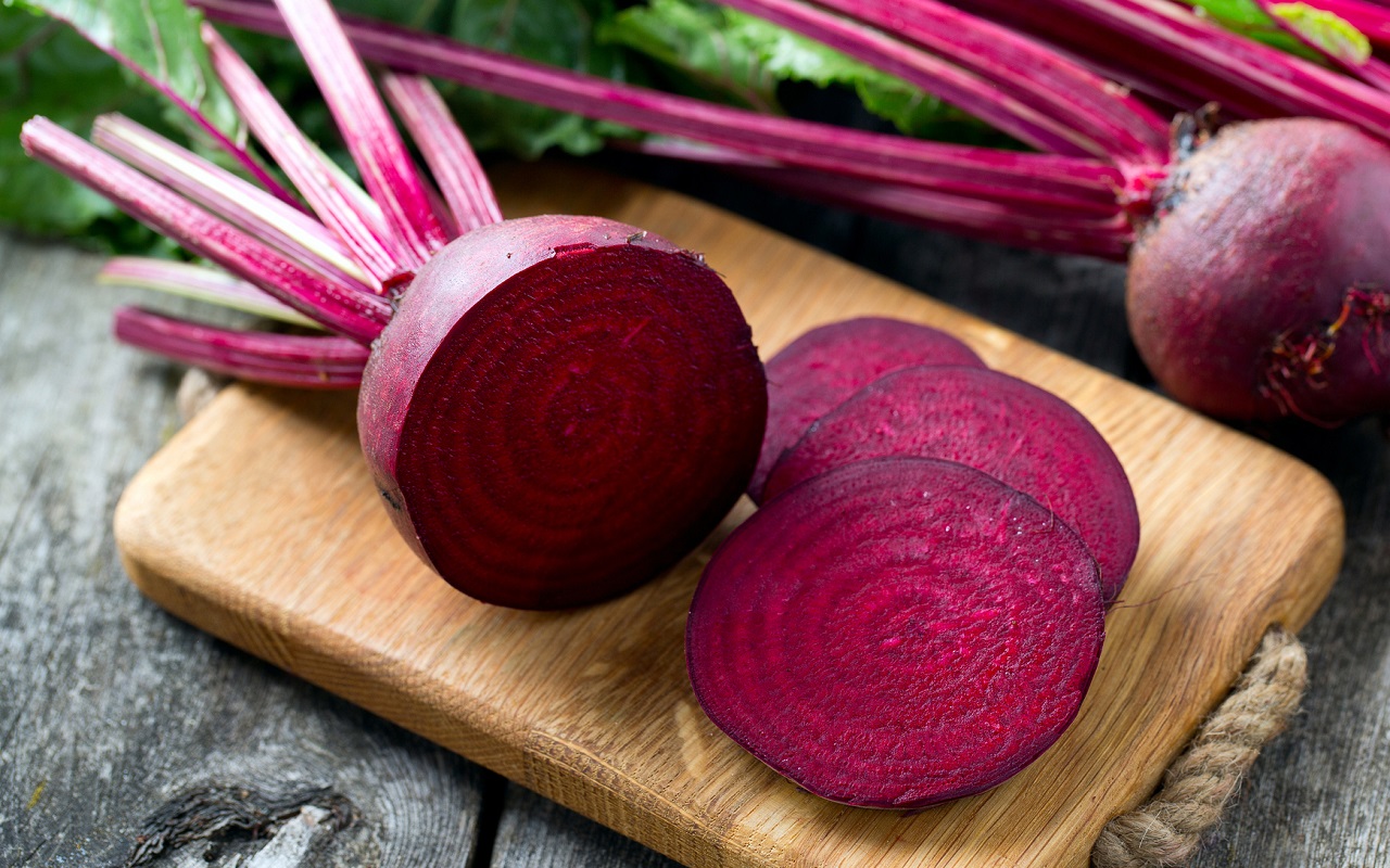 Beauty Tips: Beetroot enhances the beauty of the face, use it in this way